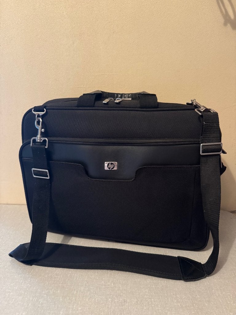 HP laptoptas Geschikt voor de meeste laptops van 15,6 inch, Computers en Software, Laptoptassen, Zo goed als nieuw, Overige typen