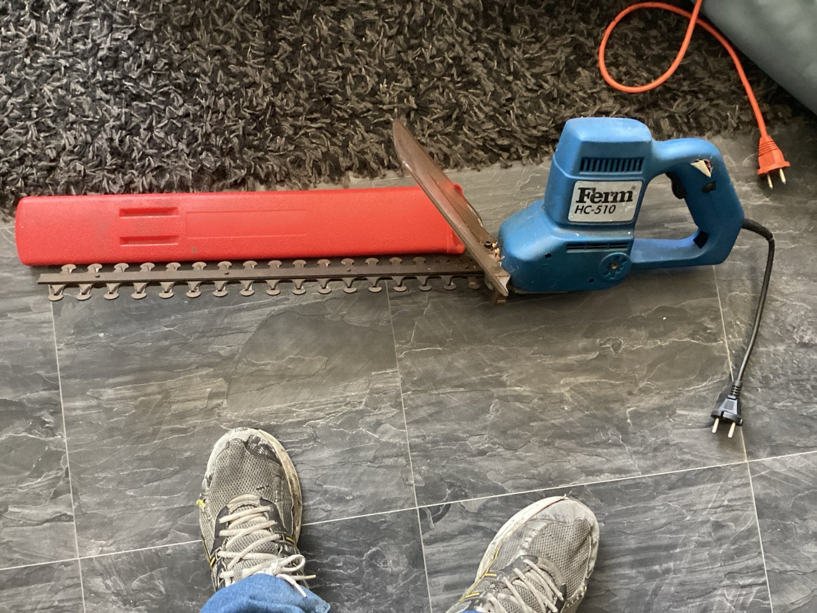 Ferm HC-510 elektrische heggenschaar met beschermhoes, Tuin en Terras, Ophalen of Verzenden, Gebruikt, Elektrisch