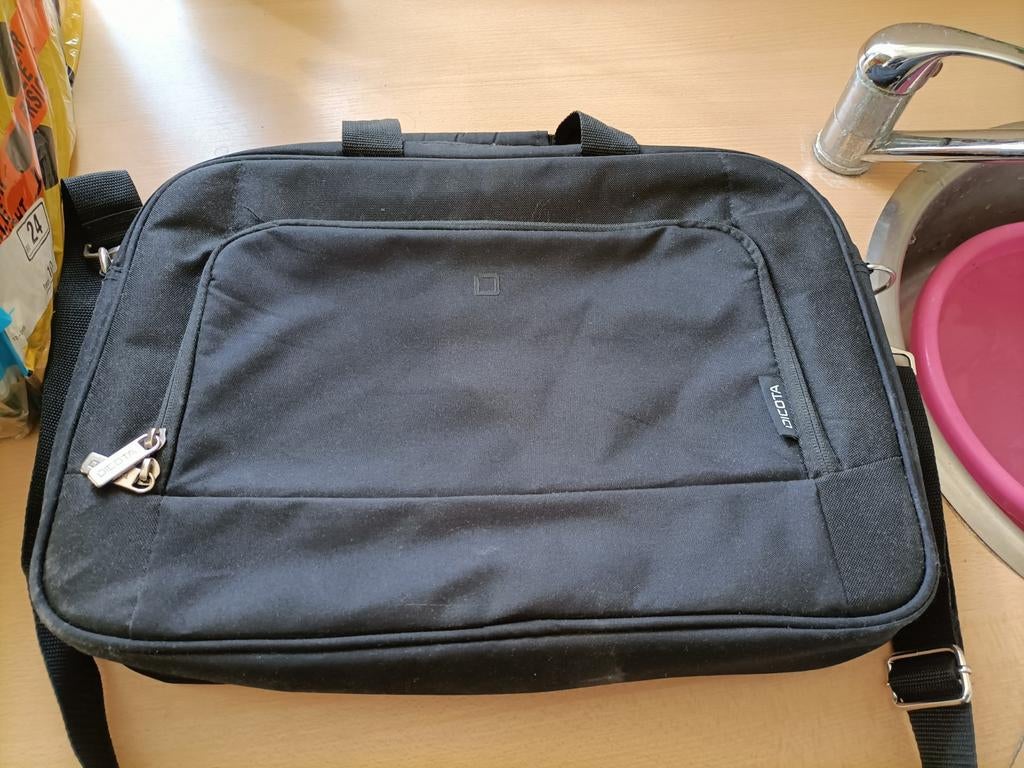Dicota laptoptas - Zwart, 15 inch nieuw!, Ophalen of Verzenden, 15 inch, Gebruikt, Schoudertas