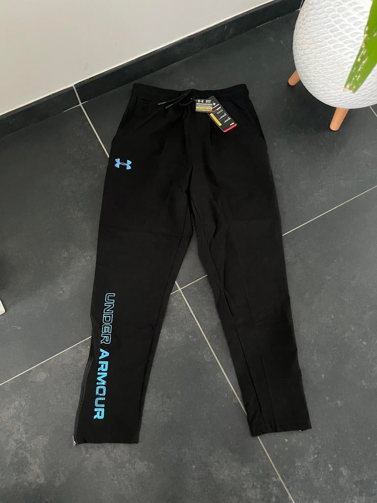 Under Armour sportset–NIEUW met labels–verschillende kleuren, Ophalen of Verzenden, Nieuw, Maat 48/50 (M), Zwart