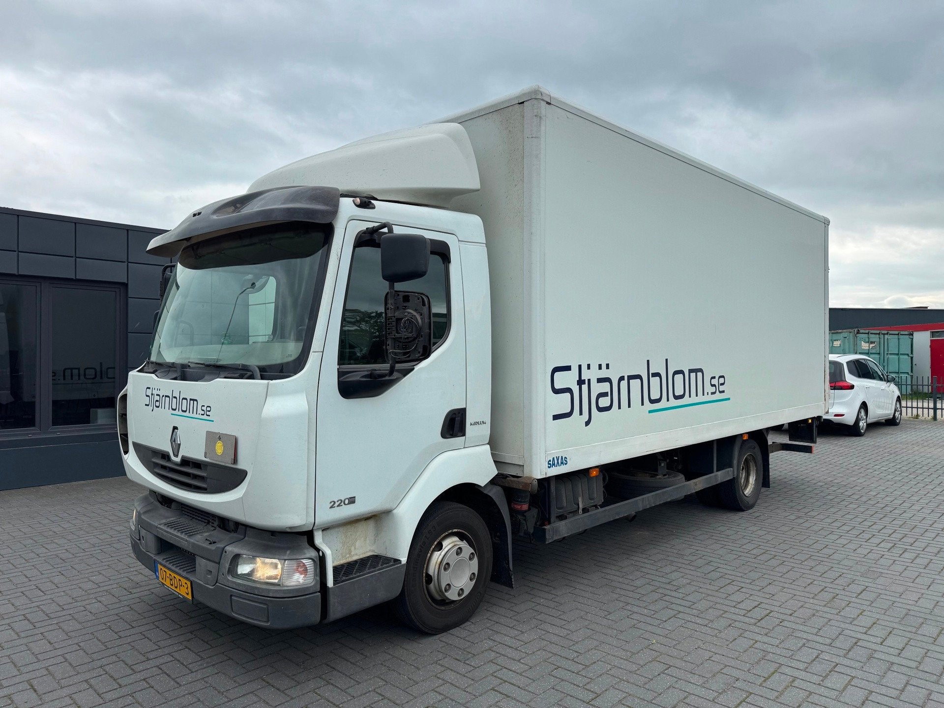 Renault MIDLUM 220 DXI Bakwagen Laadklep 2012 euro 5 Vangmui, 13 km/l, Euro 5, Zwart, Renault