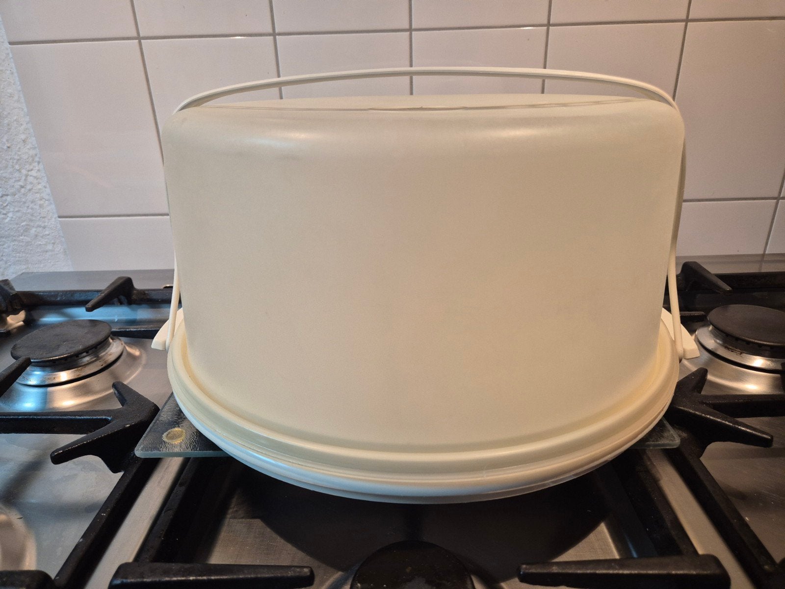 Vintage Tupperware Taartbewaardoos met Handvat, Ophalen, Bewaardoos, Zo goed als nieuw, Crème