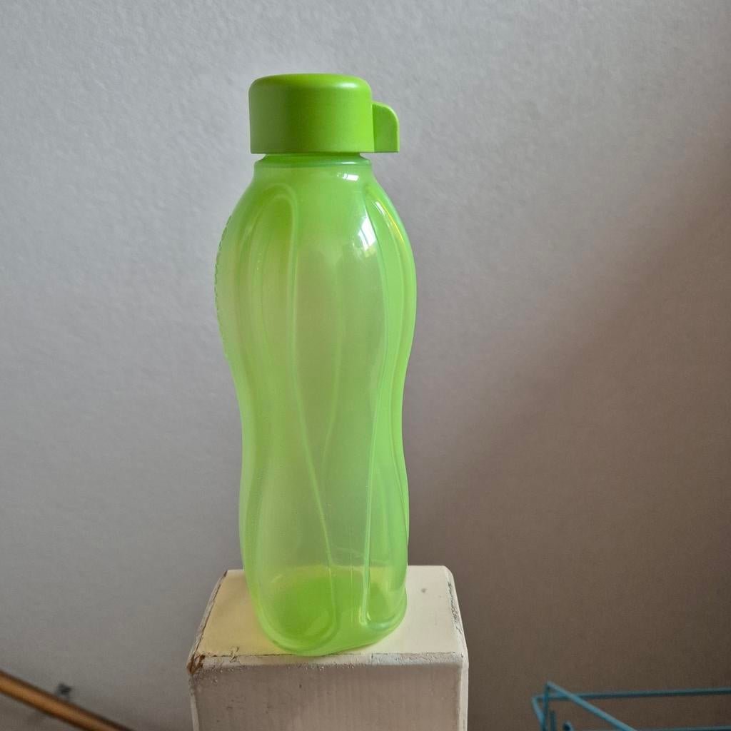 Tupperware Eco Waterfles Groen 500 ml, Ophalen of Verzenden, Nieuw, Groen, Beker of Kan