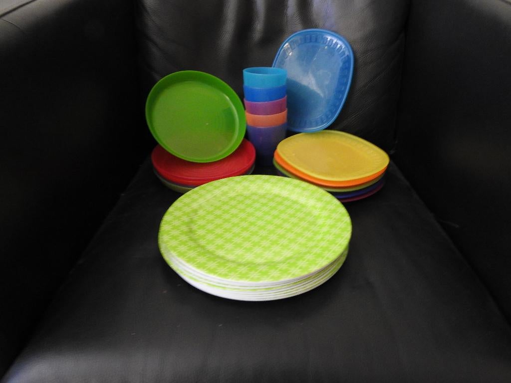 camping plastic borden en bekers, Ophalen