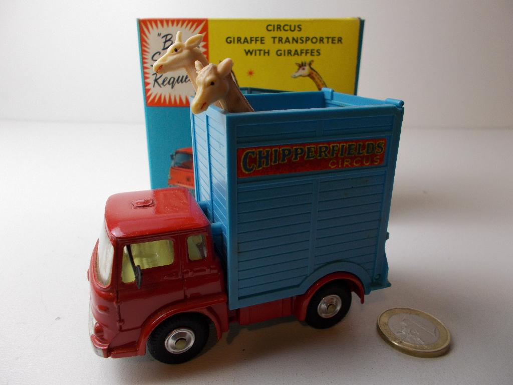 1964 Corgi Toys 503 CHIPPERFIELDS CIRCUS GIRAFFE TRUCK +DOOS, Ophalen of Verzenden, Zo goed als nieuw, Bus of Vrachtwagen, Corgi