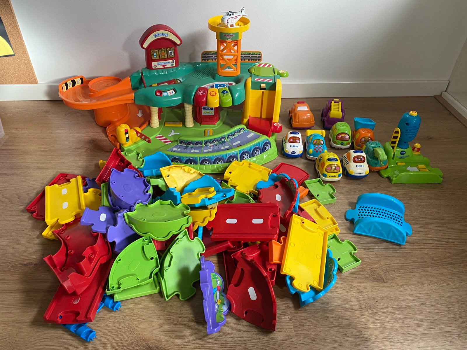 Toet toet autobaan met garage VTech, Ophalen of Verzenden, Gebruikt, 2 tot 4 jaar