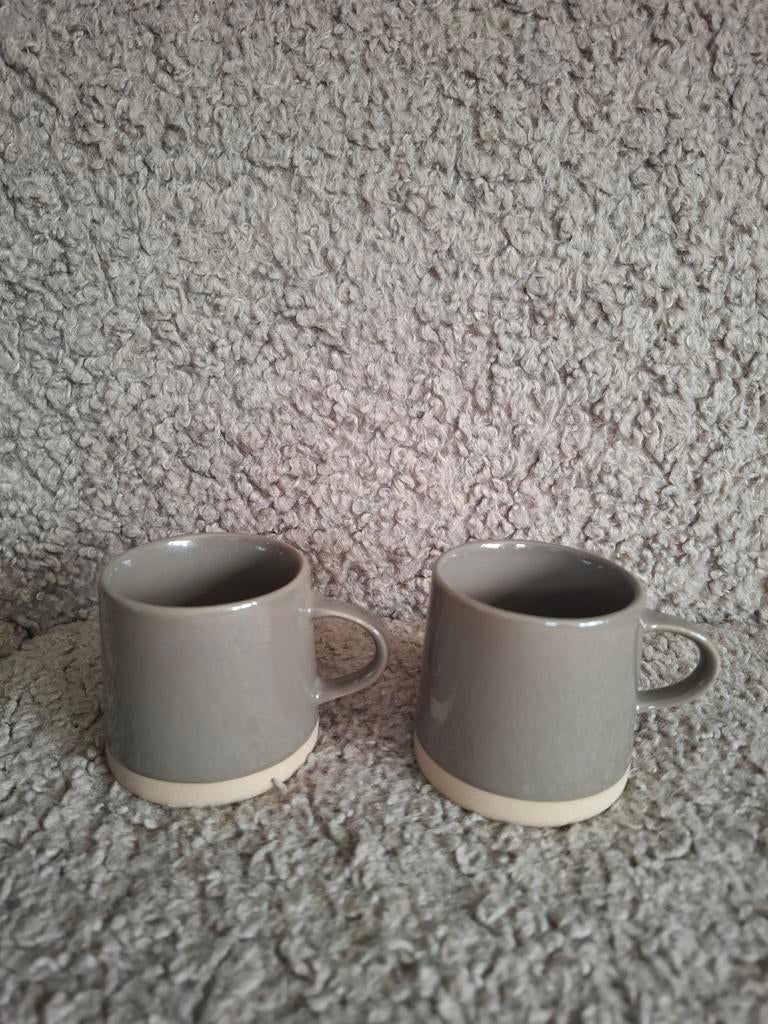 Twee mopjes Gusta, Ophalen of Verzenden