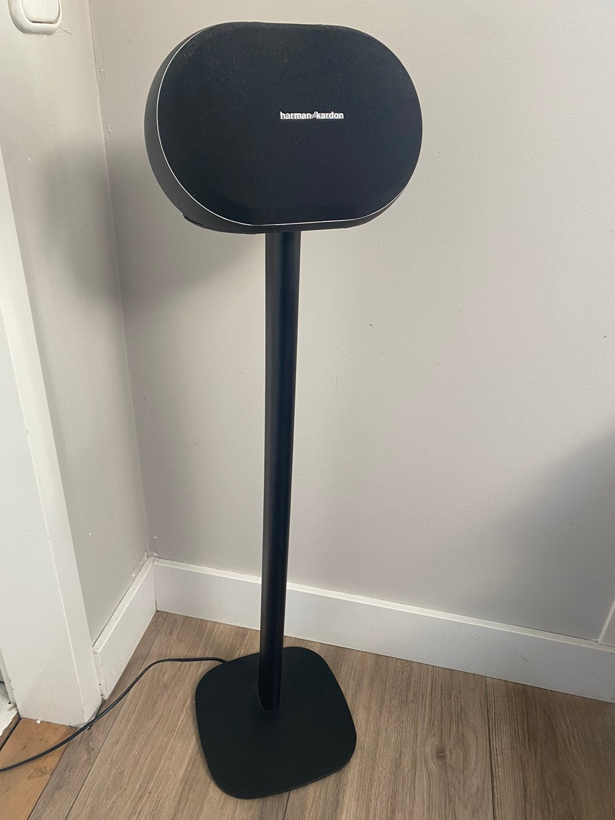 Harman Kardon Omni 20+ speaker op standaard, Ophalen, Overige typen, Zo goed als nieuw, 60 tot 120 watt
