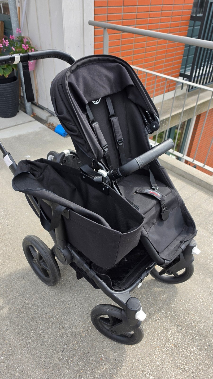 Bugaboo Donkey Duo 2022 | 2 Nieuwe Wiegjes | Meerijdplank |, Kinderen en Baby's, Buggy's, Ophalen, Zo goed als nieuw