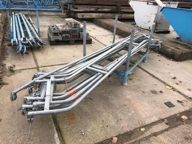 leuningen Layher, Ophalen, Zo goed als nieuw, 2 tot 4 meter