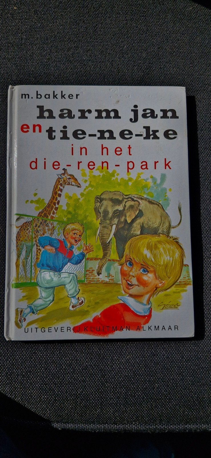 Harm Jan en Tie-ne-ke in het Dierenpark - M. Bakker, Boeken, Ophalen of Verzenden, Gelezen, M. Bakker, Fictie algemeen