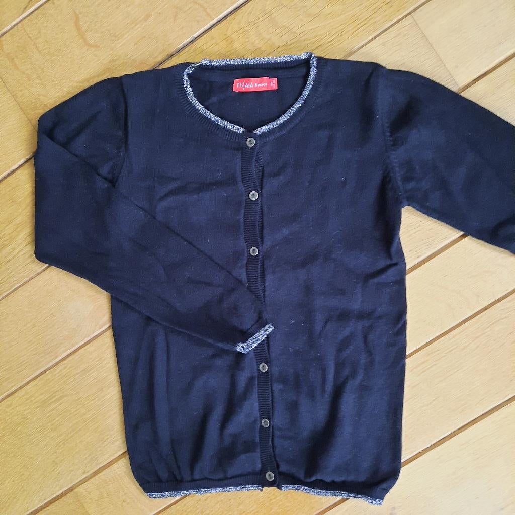 Tissaia Basics vest zwart zilver maat 128, Meisje, Trui of Vest, Ophalen of Verzenden, Zo goed als nieuw