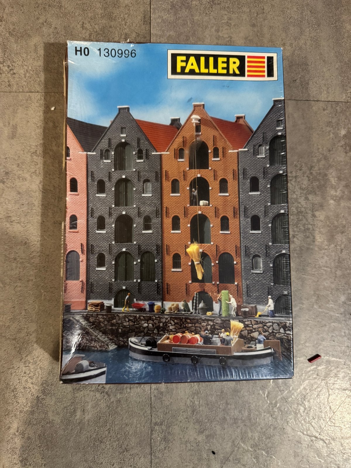 Faller H0 130996 Noordduits Pakhuizen Modelbouwdoos, Hobby en Vrije tijd, Modelbouw | Auto's en Voertuigen, Overige merken, 1:50 of kleiner