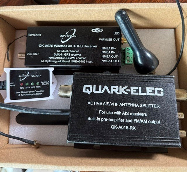 Quark AIS receiver en splitter, Ophalen, Gebruikt, Communicatie