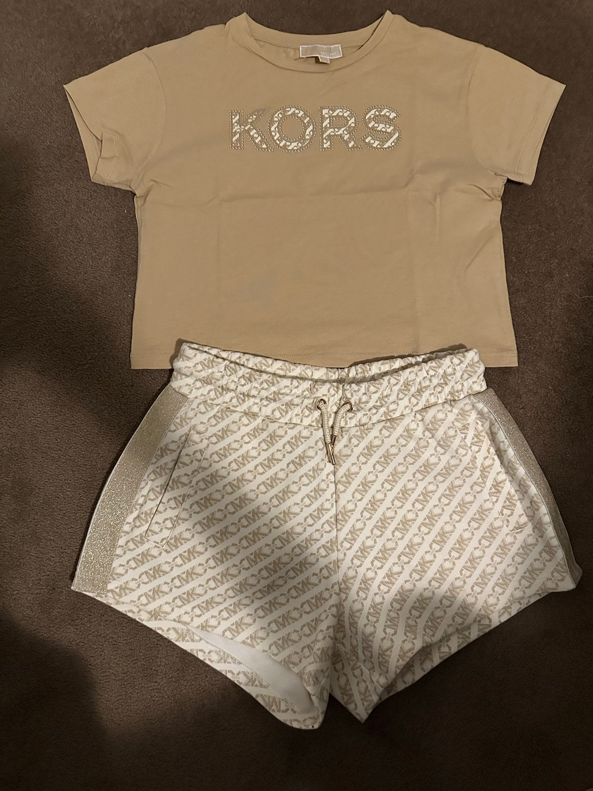 Michael Kors setje: T-shirt en short voor meisjes, Ophalen of Verzenden, Zo goed als nieuw, Meisje, Setje