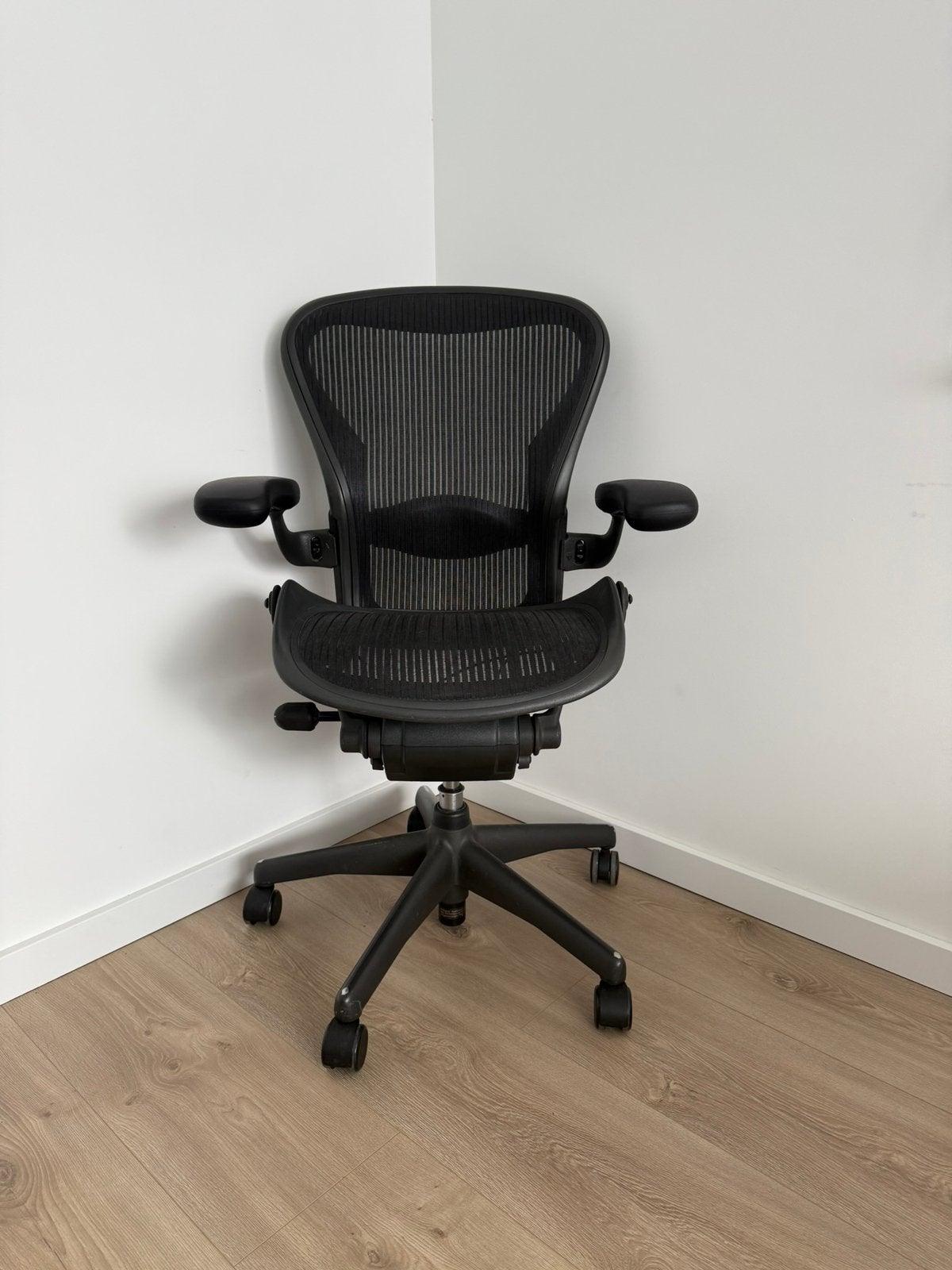 6x Herman Miller Aeron Graphite bureaustoel, Ophalen of Verzenden, Zo goed als nieuw, Zwart