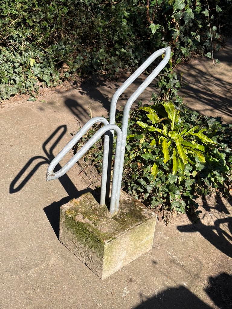 Fietsenrek voor buiten, staand model, Ophalen, Gebruikt