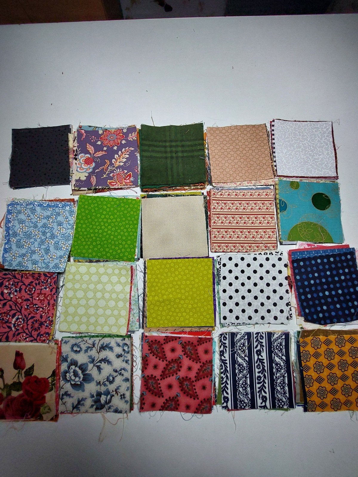 20 stapeltjes van 10 quiltstofjes quilten, Overige kleuren, 120 cm of meer, Nieuw, Ophalen of Verzenden