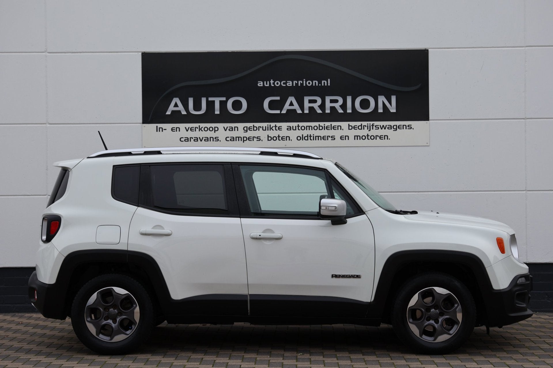 Jeep Renegade 1.4 MultiAir 140PK Navi Xenon Dealer ond. !, Auto's, Voorwielaandrijving, Dealer onderhouden, Gebruikt, 4 cilinders