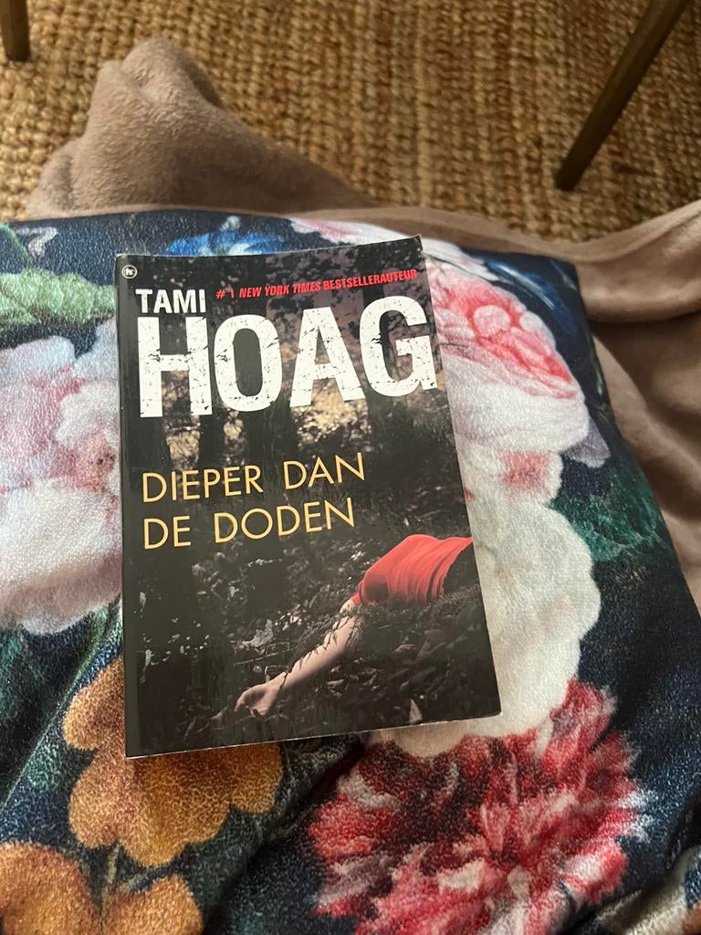 Tami hoag dieper dan de doden, Boeken, Ophalen of Verzenden, Zo goed als nieuw