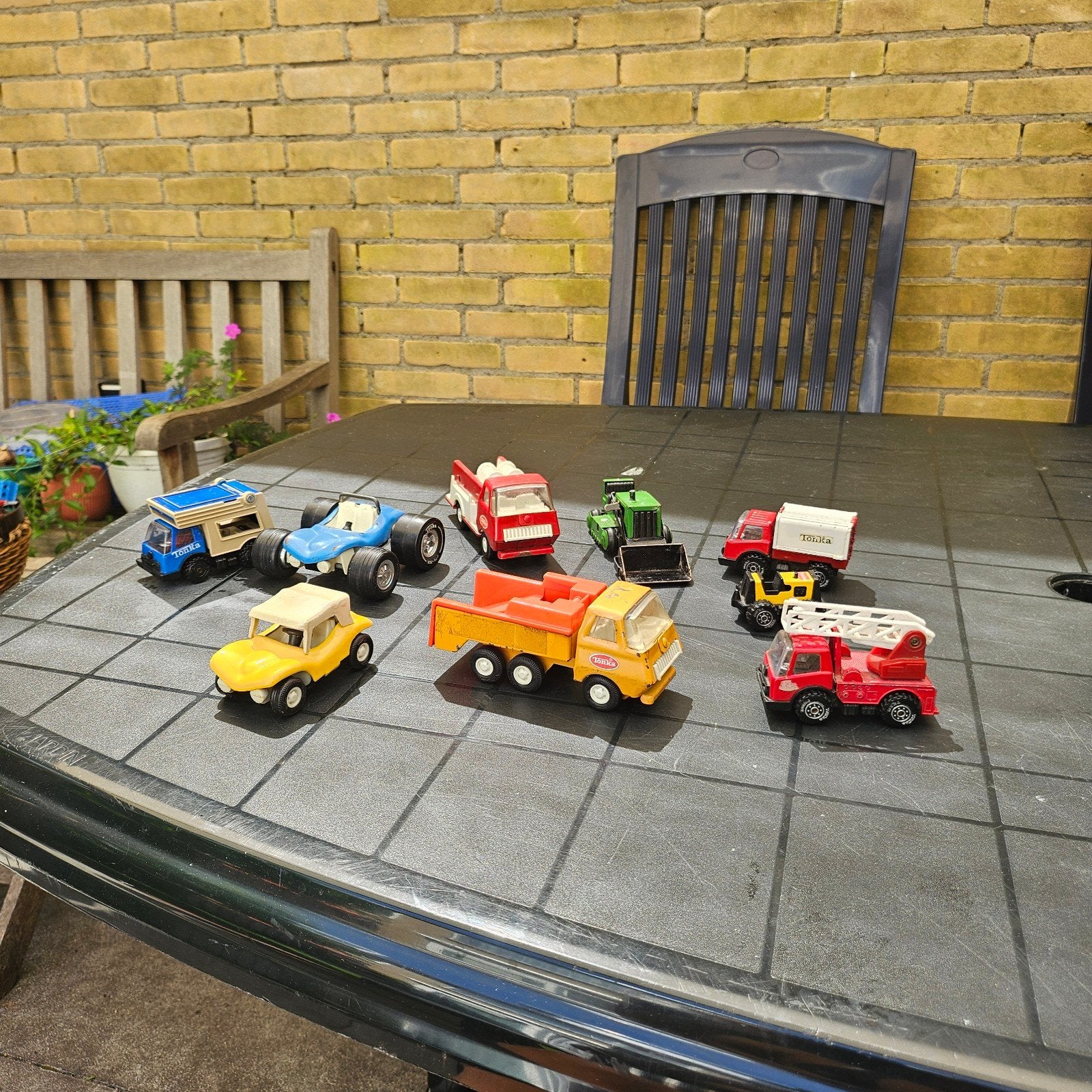 9 Tonka's: Vintage Speelgoedvoertuigen Collectie, Ophalen of Verzenden, Gebruikt