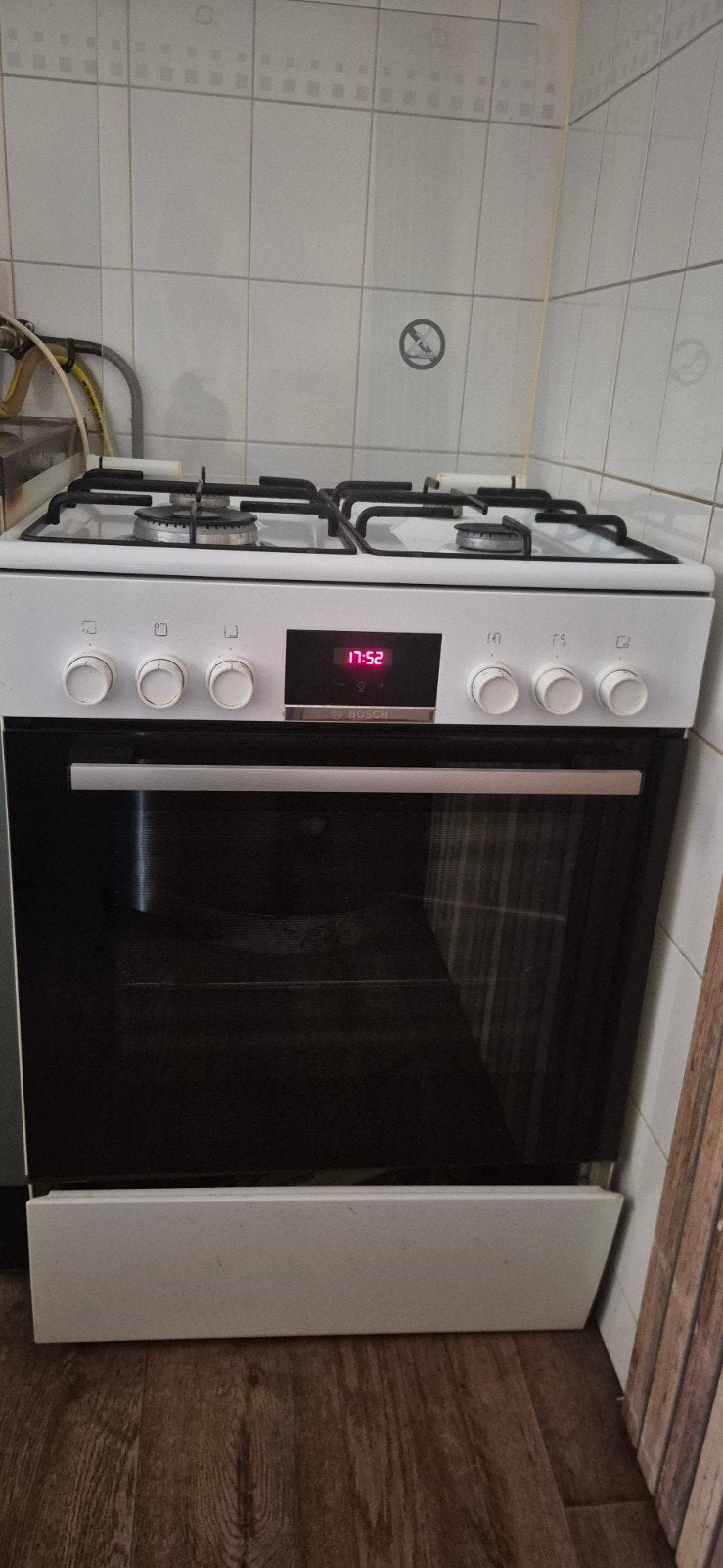 Bosch gasfornuis met oven - werkt perfect, Witgoed en Apparatuur, Fornuizen, Ophalen, Gebruikt, 4 kookzones, Gas