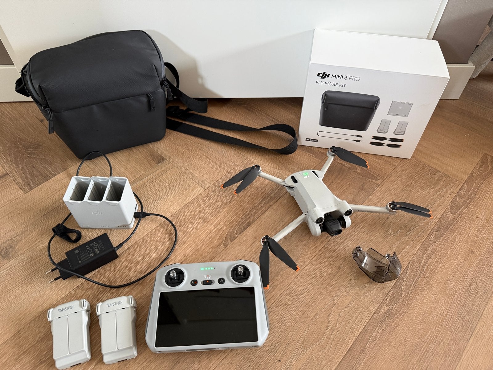 DJI Mini 3 Pro Fly More Kit - Complete Drone Set, 30 tot 45 minuten, Cameradrone, Extra accu('s), 5 tot 10 kilometer
