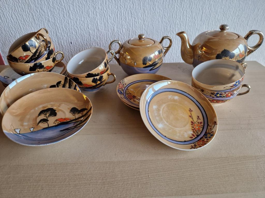 Goudkleurig theeservies van Japans eierschaal porselein., Ophalen of Verzenden