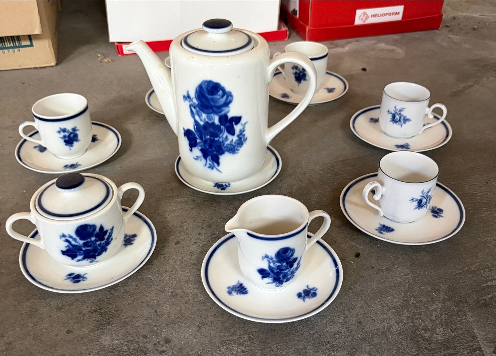 3 Leuke Servies Sets: Bloemmotieven en Kastelen, Ophalen