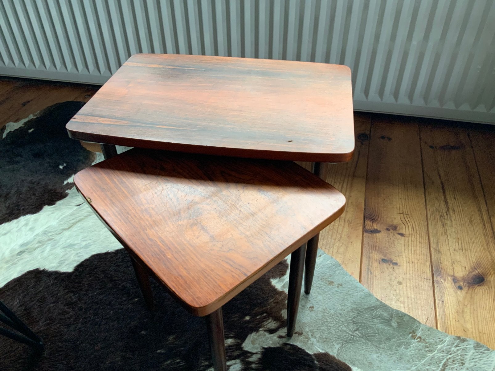 Scandinavisch design bijzettafeltjes, set van twee. Vintage, Minder dan 50 cm, Gebruikt, 50 tot 100 cm, Ophalen of Verzenden