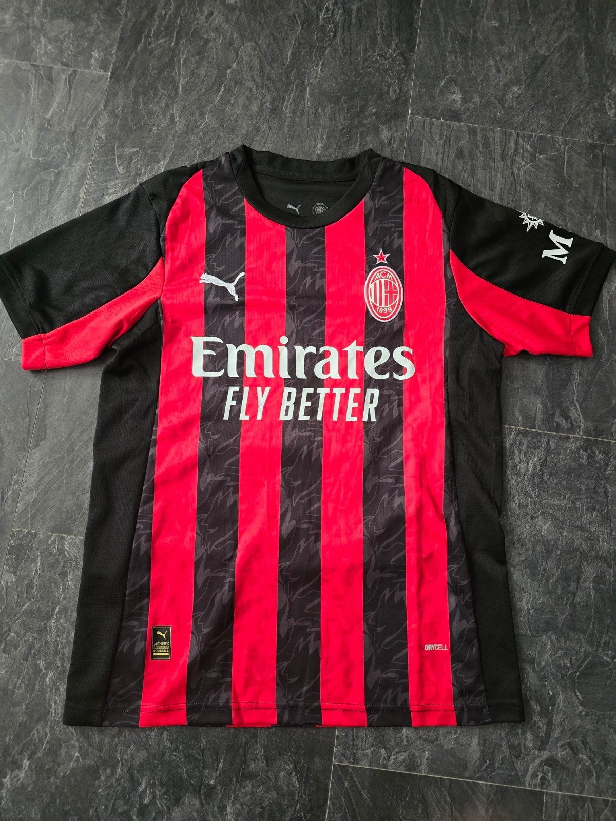 PUMA AC Milan shirt Modrić rugnummer 14 maat S Nieuw, Ophalen of Verzenden, Nieuw, Shirt