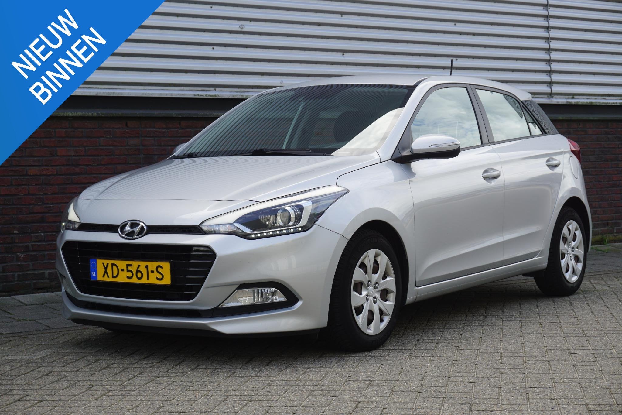 Hyundai i20 1.0 T-GDI 100PK/Dealeronderhouden/Camera/Navi/ 2, Auto's, Gebruikt, Euro 6, 23 km/l, Origineel Nederlands
