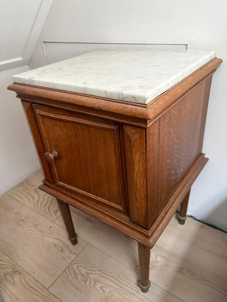 Charmant antiek Frans nachtkastje, Ophalen, Gebruikt, Minder dan 45 cm, 55 tot 70 cm