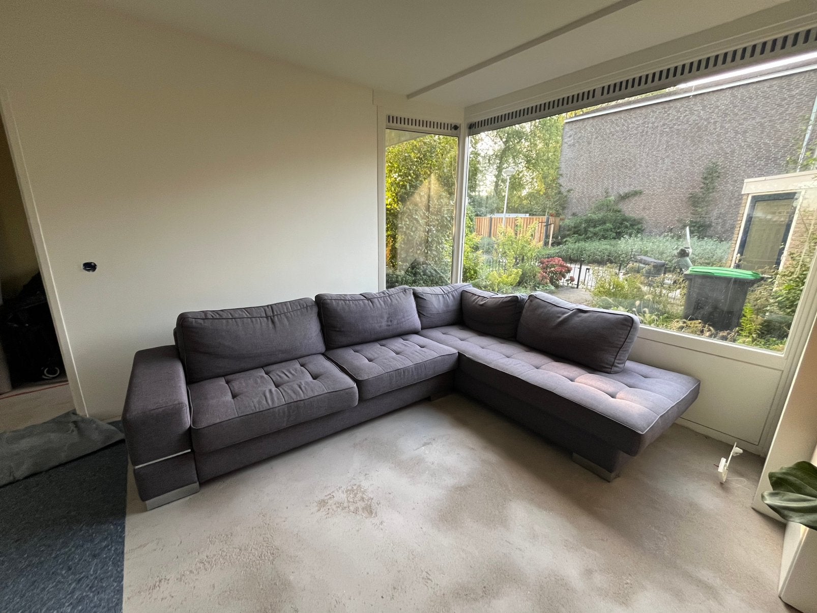 Goossens hoekbank 300 x 220 cm – grijs met chromen poten, Huis en Inrichting, Ophalen, Gebruikt, Stof