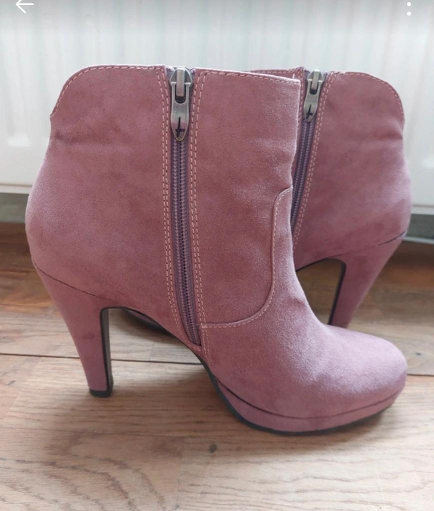 Enkellaarsjes zacht roze, Kleding | Dames, Schoenen, Tamaris, Lage of Enkellaarzen, Ophalen of Verzenden, Zo goed als nieuw