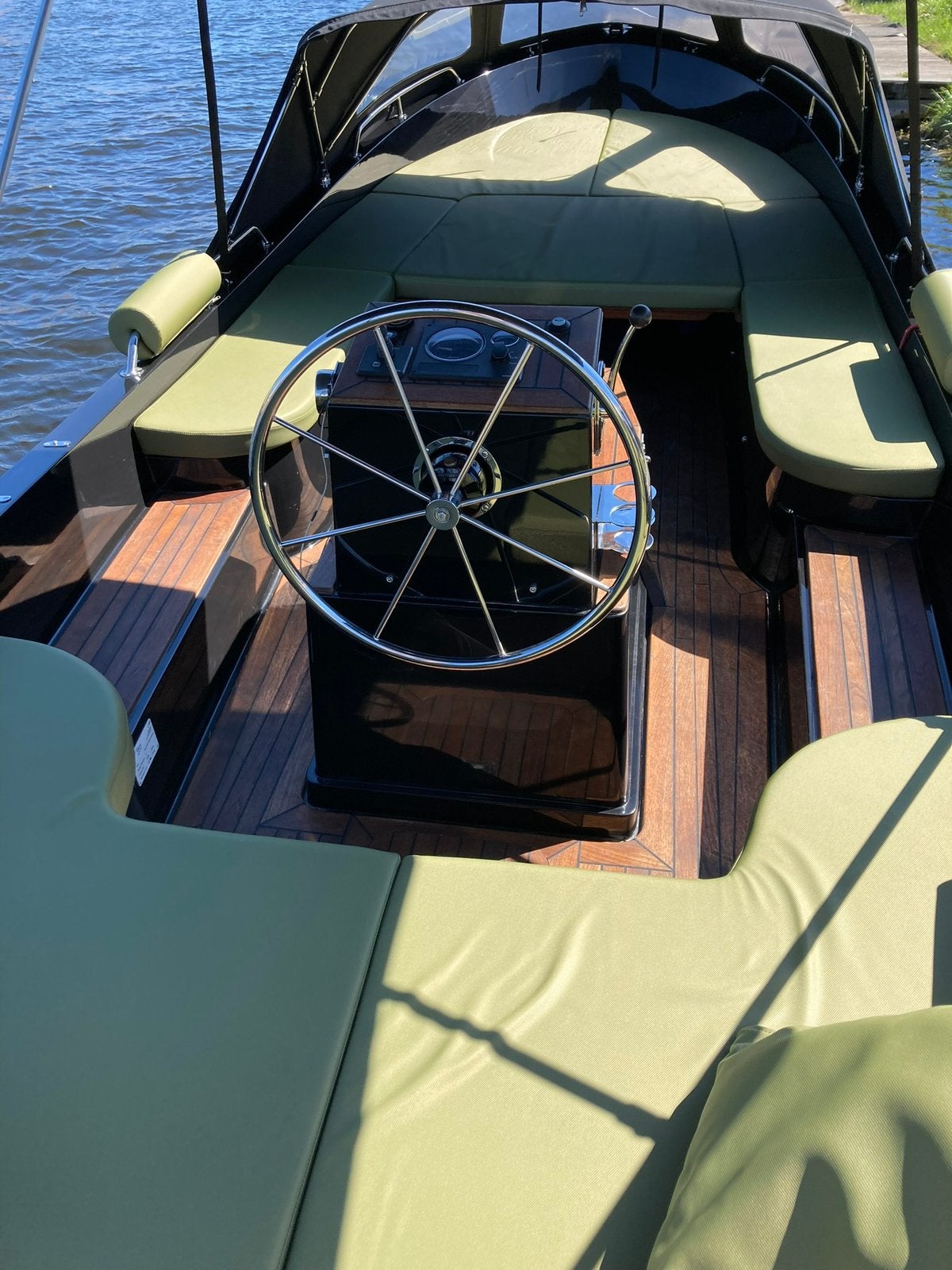 Te koop: Luxe zwarte Lifestyle 7.40 sloep (2009)  vaarklaar!, Watersport en Boten, Gebruikt, Binnenboordmotor, Lifestyle, Polyester