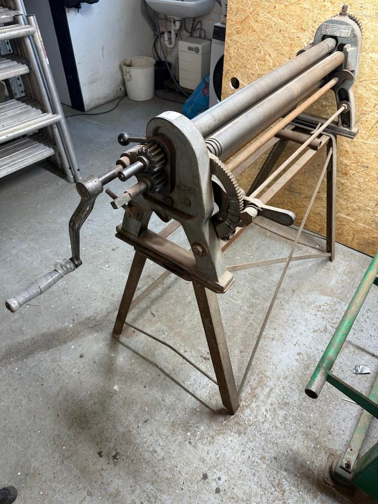 Zinkstraat: platen wals, platenschaar, kraalbak, zetbank, Ophalen