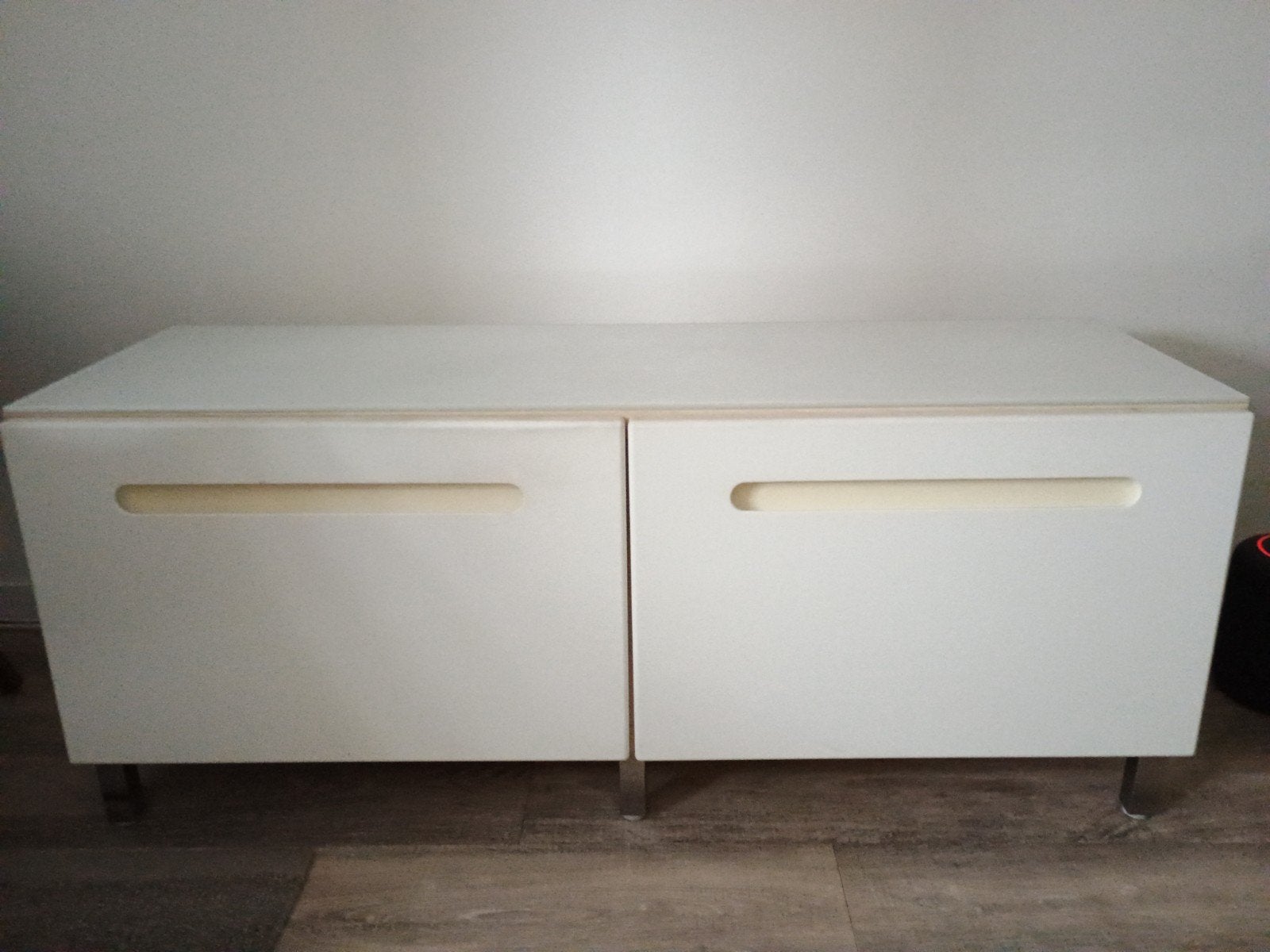 Wit Ikea TV-meubel met opbergruimte, Ophalen, Modern minimalistisch, 100 tot 150 cm, Minder dan 100 cm