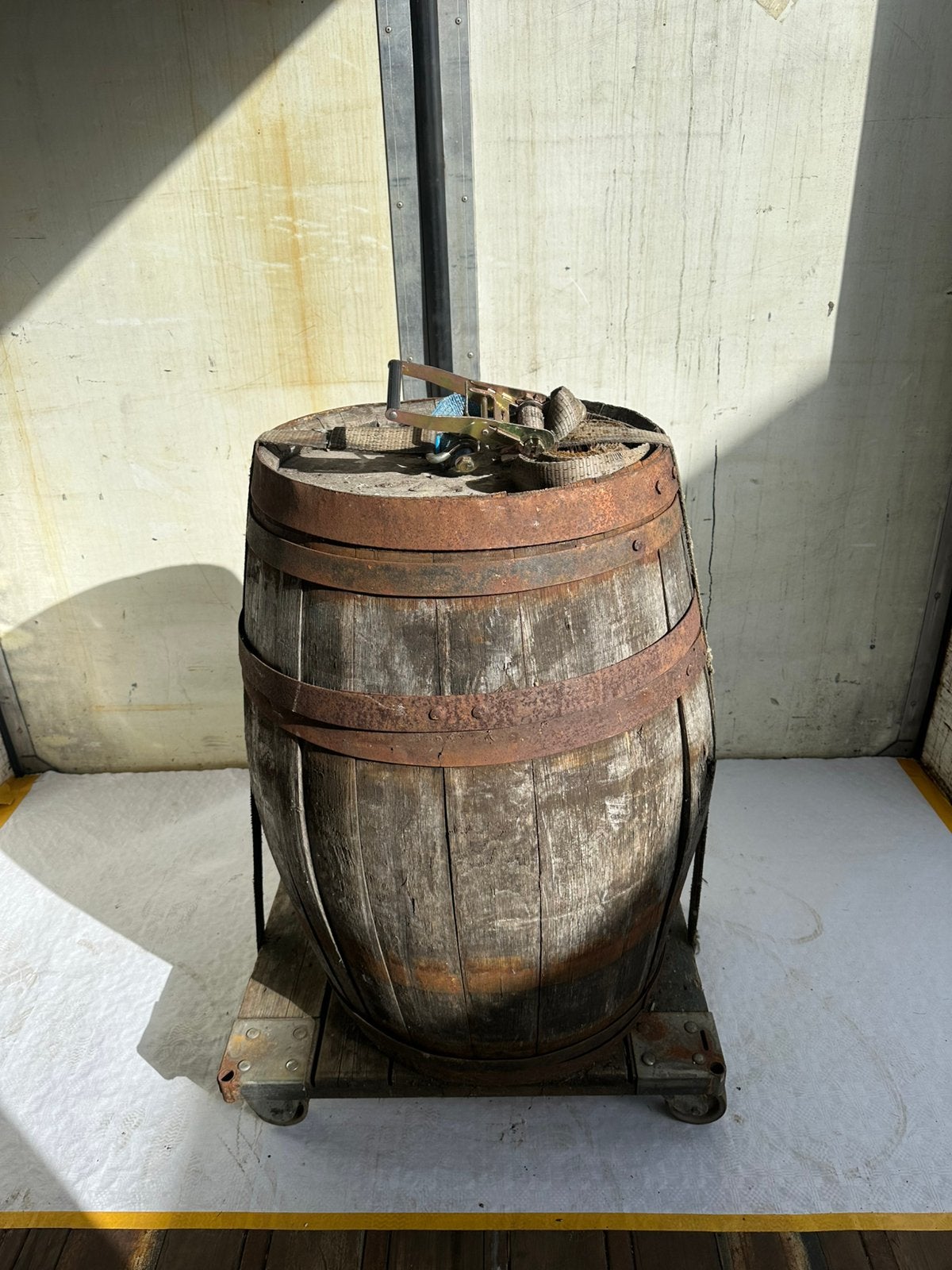 Wiskey ton of wijn vat, Tuin en Terras, 150 liter of meer, Ophalen of Verzenden, Zo goed als nieuw, Hout