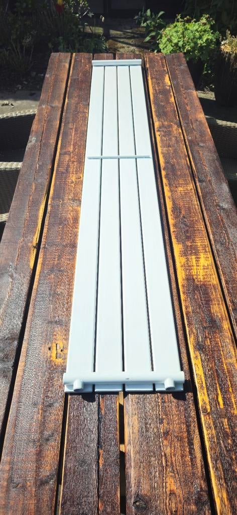 Compacte radiator, ideaal voor kleine ruimtes, Doe-het-zelf en Verbouw, Ophalen, Gebruikt, Radiator