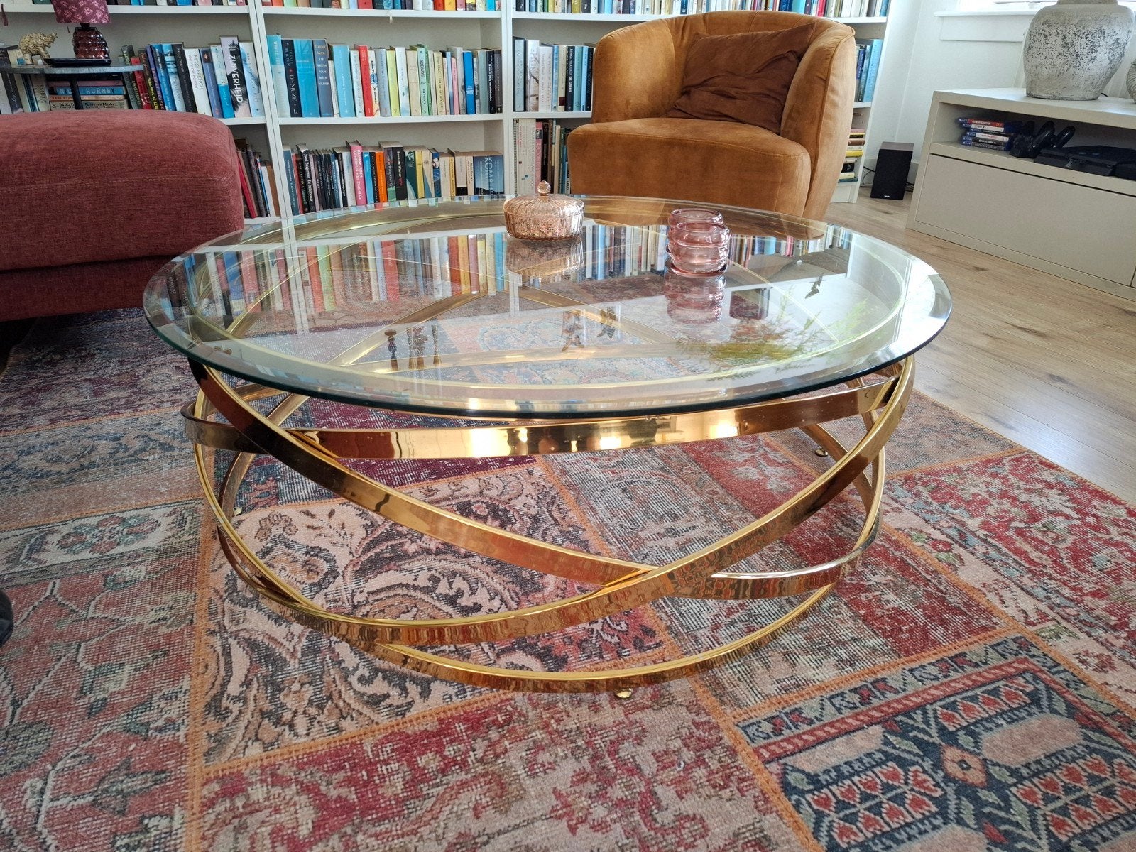 Gouden salontafel met glazen blad - Rond en modern, Ophalen, 50 tot 100 cm, 100 tot 150 cm, Modern, Luxe, Glamour