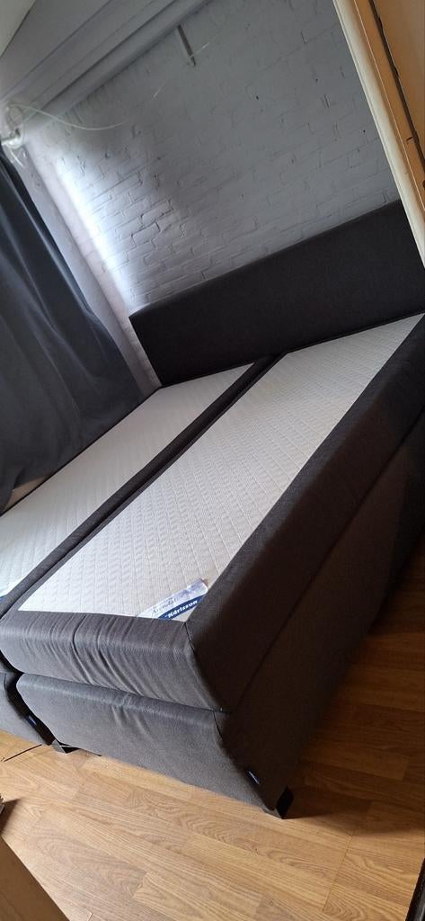 Tweepersoons Karlsson boxspring met matrassen, Ophalen, Tweepersoons, Zo goed als nieuw, 180 cm