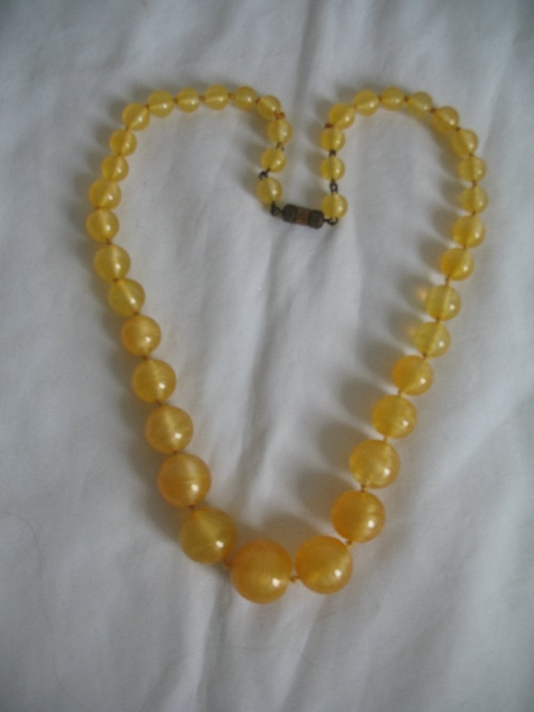 Ketting Kralen Honinggeel Geknoopt Zolderopruiming, Sieraden, Tassen en Uiterlijk, Antieke sieraden, Ophalen of Verzenden, Overige materialen