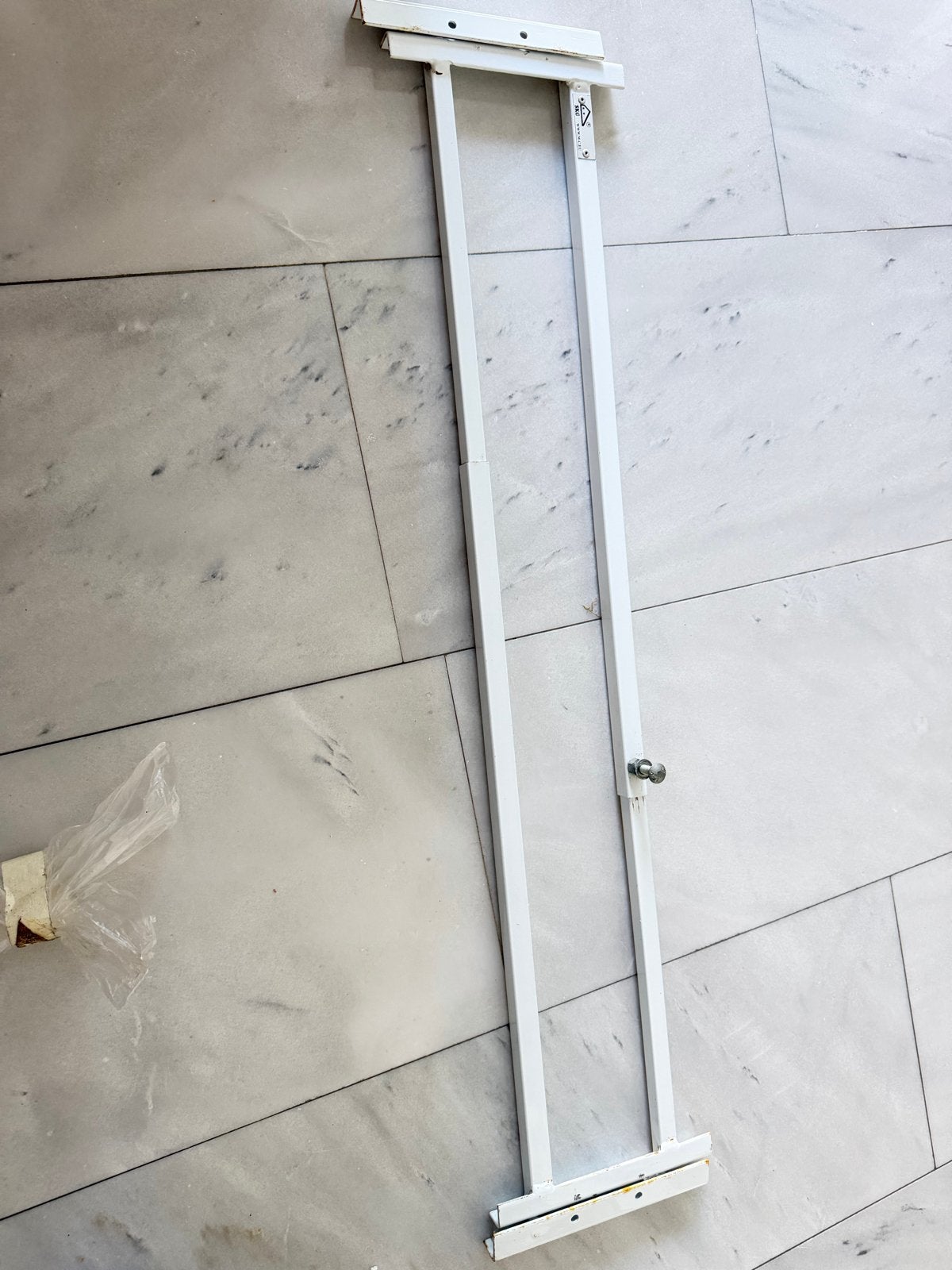 Gebruikte uitschuifbare tralie voor badkamerraam, Gebruikt, Minder dan 80 cm, Ophalen of Verzenden, Overige typen