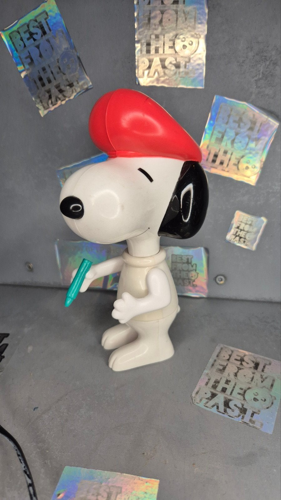 Snoopy beeldje met rode baret en pen mcdonalds, Verzamelen, Speelgoed, Ophalen of Verzenden, Gebruikt