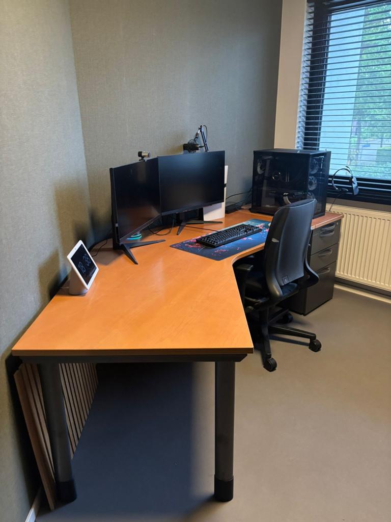Gratis! Hoekbureau met ladeblok - Ideaal voor thuiskantoor, Huis en Inrichting, Ophalen, Gebruikt, Hoekbureau, Bruin