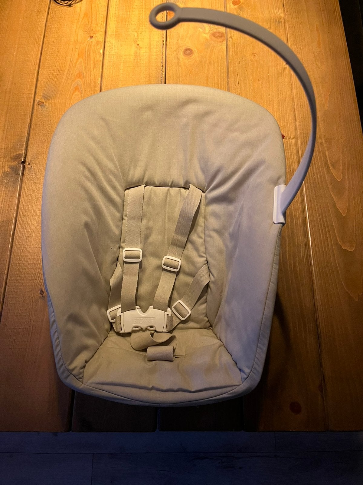 Stokke babyschaal met speelboog, Kinderen en Baby's, Kinderstoelen, Ophalen, Gebruikt, Meegroeistoel