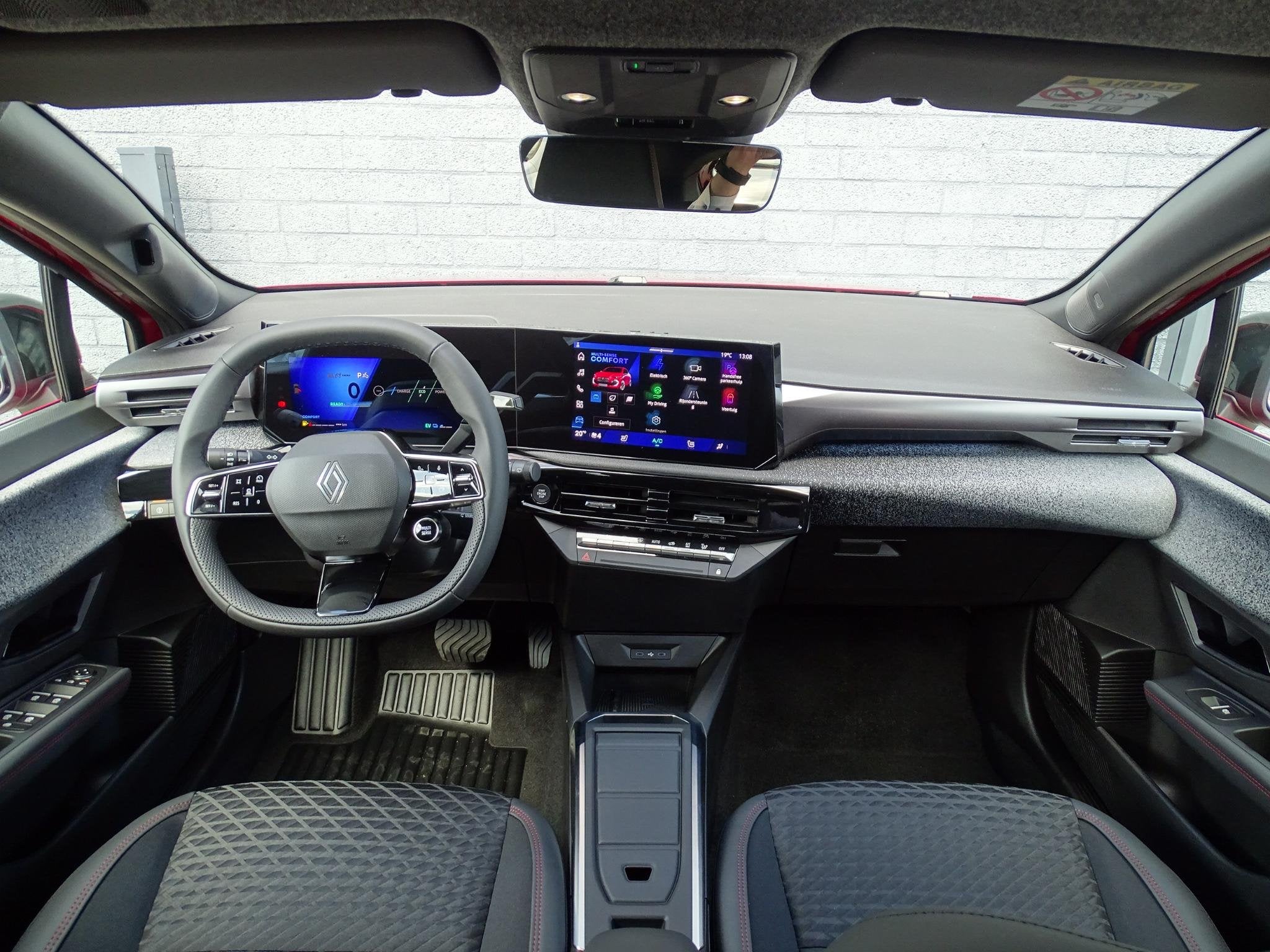 Renault Clio 1.8 Hybrid 160 techno NU 5 JAAR GARANTIE! / PAC, Auto's, Stof, 4 cilinders, Met garantie (alle), Bedrijf