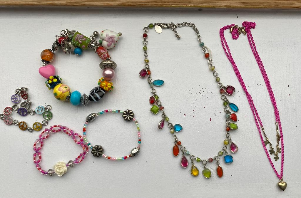 Vrolijke sieraden, Ophalen of Verzenden, Zo goed als nieuw, Overige kleuren, Overige materialen