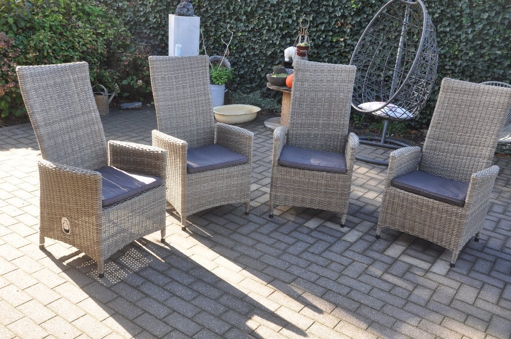 set van 4 verstelbare kunststof rotan tuinstoelen, Ophalen, Zo goed als nieuw, Wicker, Verstelbaar